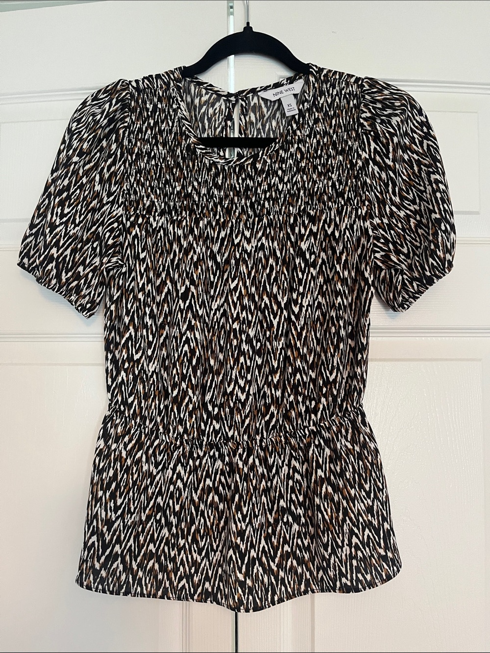 Nine West Black, White & Brown Ikat Print Puff-Sleeve Blouse